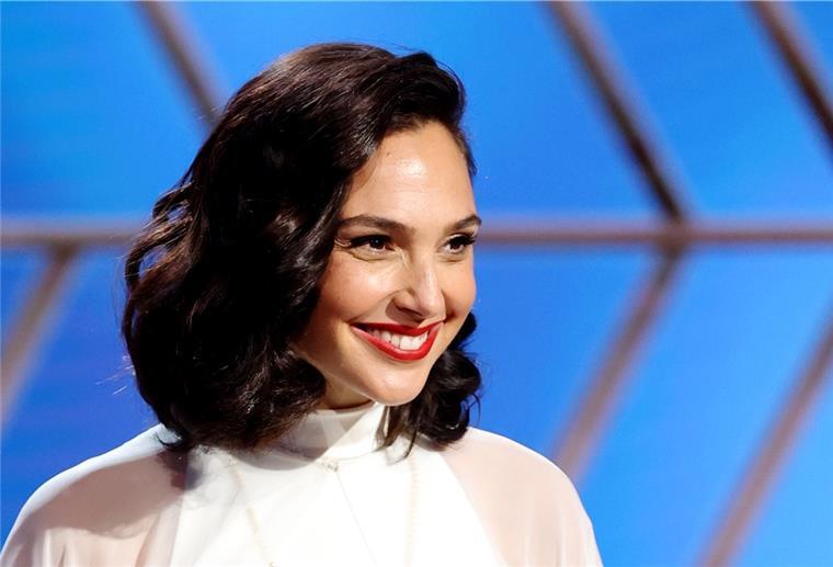 Von „Wonder Woman“ zu Schneewittchen Schauspielerin Gal Gadot soll die Rolle der bösen Königin in der Disney-Verfilmung von Schneewittchen übernehmen.