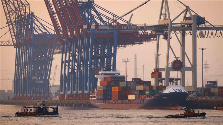 Hamburger Hafen gewinnt Disney für Kreuzfahrtanlauf 2024 Schiffe im Hamburger Hafen.