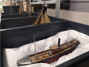 Schiffsmodelle werden verpackt: Der Umzug des Deutschen Schifffahrtsmuseums in Bremerhaven geht in den Endspurt.