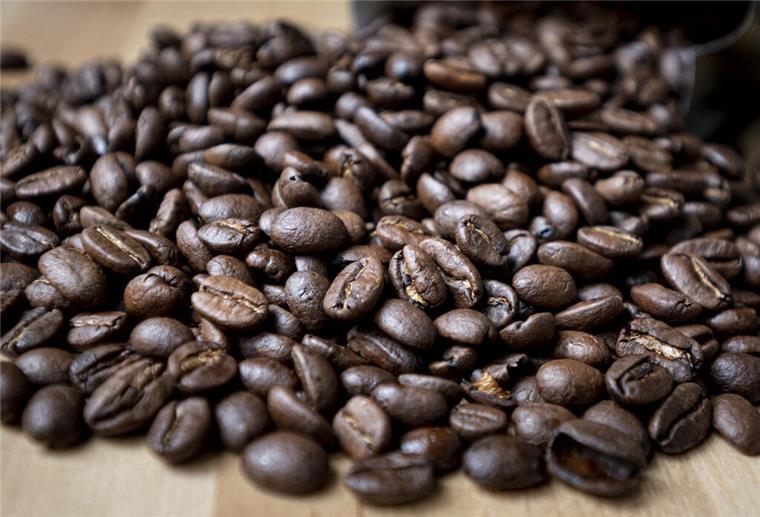 Kaffeeliebhaber aufgepasst: Hier wird euer Lieblingsgetränk bald teurer Schlechte Ernten, hohe Rohstoffpreise: Die Preise für Kaffee steigen - auch bei Tchibo.