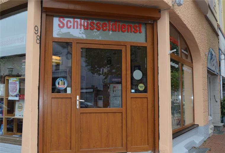Wechsel bei Schlüsseldienst Becker Der Eingang zum Schlüsseldienst Becker in der Hafenstraße 98.