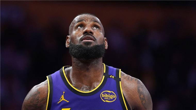 NBA-Star James: PR-Scherz statt Zukunftsentscheidung Schluss nach Saison 23: LeBron James hört auf.