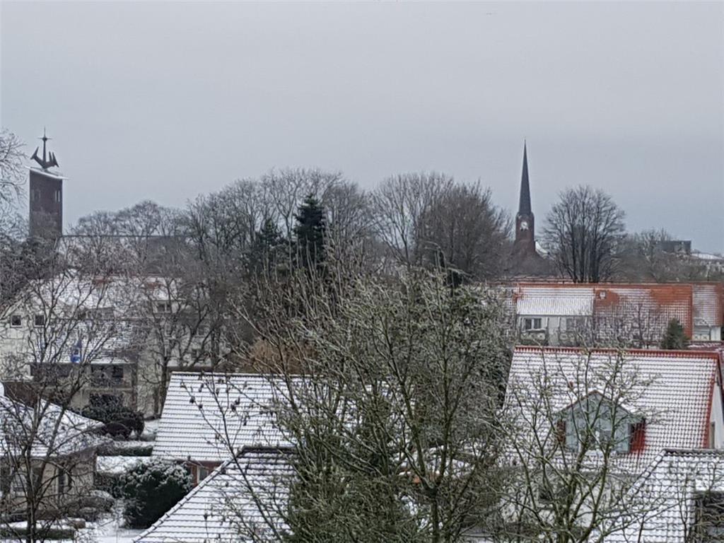 Schnee auf den Dächern in Brake. Foto Diederichs