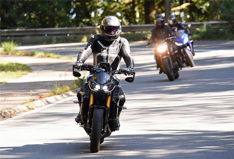 Schnell unterwegs waren am Samstag zwei Motorradfahrer im Kreis Wesermarsch (Symbolbild)