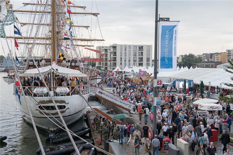 Senat fördert die Sail mit über einer Million Geld vom Land: Schöne Windjammer, viele Besucher: Die Sail ist eine Werbung für Bremerhaven und bringt viel Geld. Deshalb fördert der Senat die Veranstaltung wieder mit einer Million Euro.