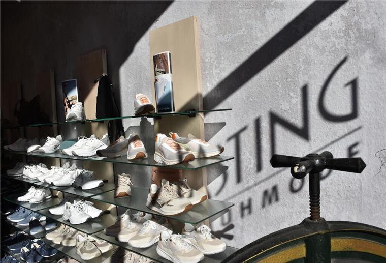 Große Expansion des Schuhhauses Fasting Schuhmoden Fasting
