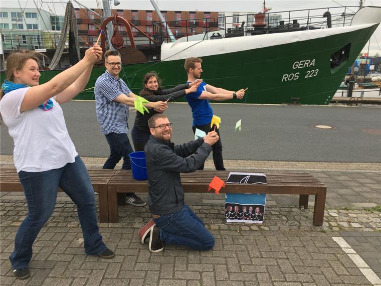 Eine moderne Schnitzeljagd: Scavenger Hunt in Bremerhaven Schon 2017 zeigten die Bremerhavener Teilnehmer vollen Einsatz beim Lösen der Aufgaben.