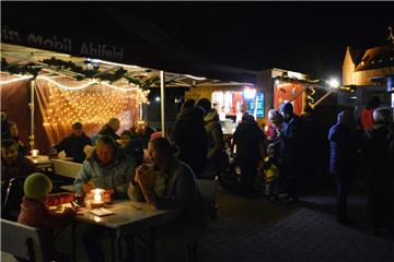 Schon am Donnerstagabend ließen es sich viele Gäste nicht nehmen, auf dem Beerst...