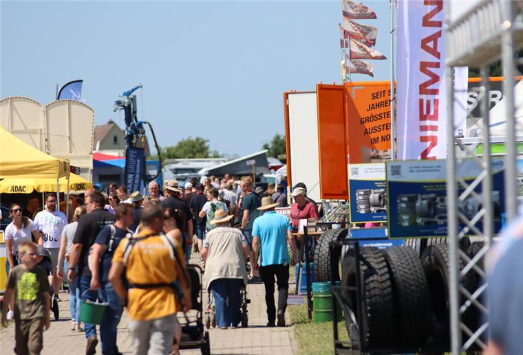 Tarmstedter Ausstellung erwartet bis zu 100.000 Besucher Schon am Freitagvormittag strömen viele Besucher zur Tarmstedter Ausstellung.