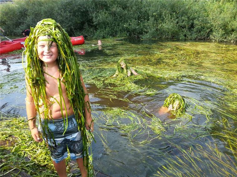 128 Veranstaltungen im Beverstedter Sommerferienprogramm Schon das vergangene Sommerferienprogramm machte den Kindern Spaß: Bei der Paddel-Tour wurde beim Baden aus Michel Zundel aus Lunestedt ein richtiger Wassermann.