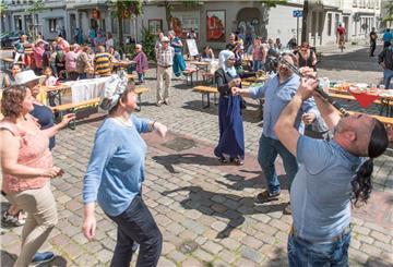 Picknick auf der Straße