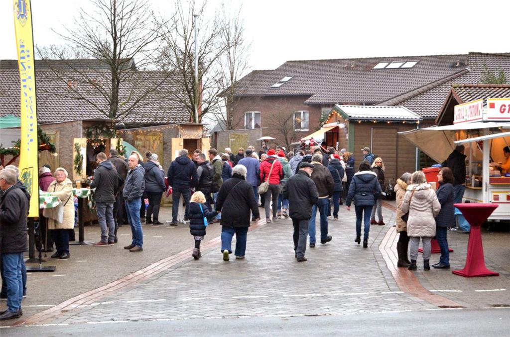 Schon seit 41 Jahren gibt es den Weihnachtsmarkt in Loxstedt der damit der ältes...