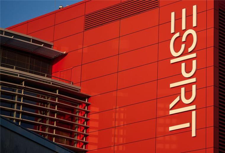 Insolvenz: Esprit versteigert Inventar – Schnäppchen online möglich Die Zentrale des Modekonzerns. Esprit wird bis zum Jahresende alle Geschäfte in Deutschland schließen. (zu dpa: «Esprit schließt alle Filialen in Deutschland»)