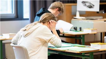 Schüler bei einer Prüfung.