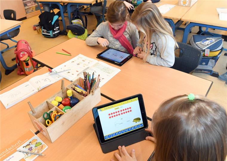 Bremerhaven: Nur wenige Schulen haben schnelles Internet Schüler brauchen bei der Nutzung digitaler Medien im Unterricht Geduld: Keine der Bremerhavener Grundschulen verfügt bisher über schnelles Internet.