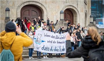 Schüler haben in Bremerhaven gegen den Klimawandel und für eine verantwortliche Klimapolitik demonstriert