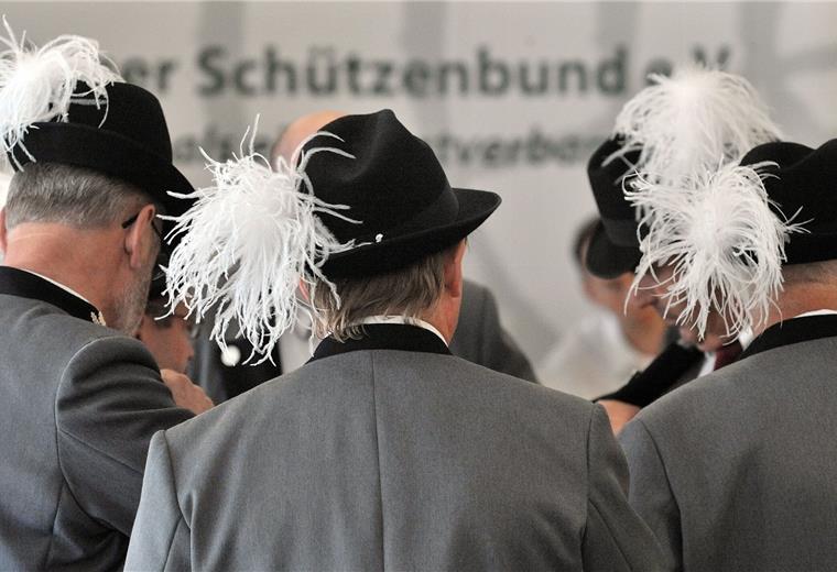 Corona verdirbt Schützen die Feierlaune Schützen sind dieser Tage nicht in Feierlaune. Wegen Corona wird ein Fest nach dem anderen abgesagt.