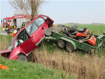 Schwerer Unfall in Butjadingen mit drei Verletzten.