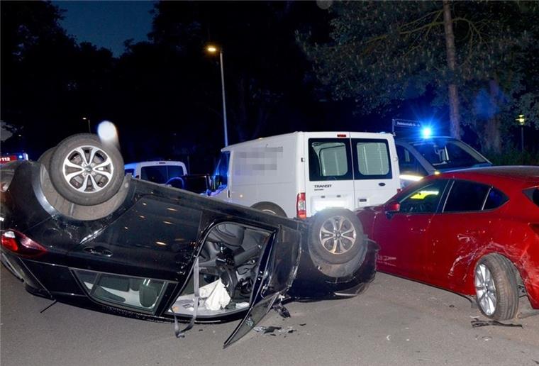 Auto überschlägt sich in Grünhöfe Schwerer Unfall in Grünhöfe.