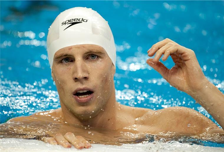 Die Olympioniken aus Bremerhaven und umzu Schwimmer Hendrik Feldwehr musste 2012 erleben, dass Olympia auch bittere Seiten hat.