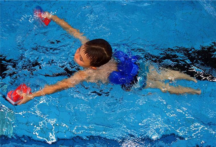 Bremerhaven: Prävention gegen Badeunfälle Schwimmfertigkeit ist für Kinder lebensrettend. Deswegen sollen Kinder, die pandemiebedingt nicht geschult werden konnten, jetzt Extrakurse erhalten.