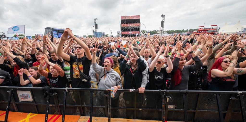 Schwungvoller Auftritt der Rogers auf der Fire-Stage am Samstag-Nachmittag.
