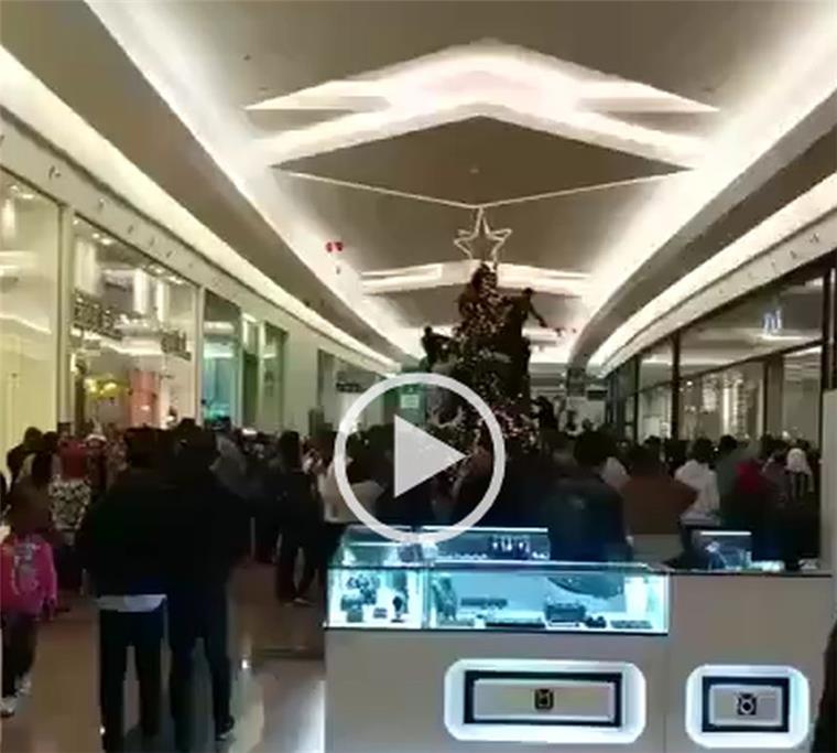 Video und Falschmeldung schüren Fremdenhass Screenshot aus dem Video, das für einen großen Wirbel gesorgt hat.