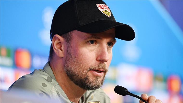 Schnee wirbelt Trainingsplan des VfB Stuttgart durcheinander Sebastian Hoeneß bereitet seine Mannschaft auf das Heimspiel gegen den VfL Wolfsburg vor.