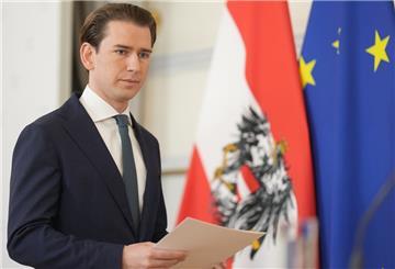 Sebastian Kurz (ÖVP), Bundeskanzler von Österreich, kommt, um ein Statement zur Regierungskrise im Bundeskanzleramt abzugeben. Kurz gab bekannt, dass er als Bundeskanzler von Österreich zurücktreten wird, nachdem er wegen schwerer Korruptionsvorwürfe als Verdächtiger genannt worden ist. 