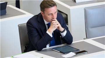 Sebastian Lechner (CDU), Fraktionsvorsitzender seiner Partei im Landtag, sitzt im niedersächsischen Landtag.