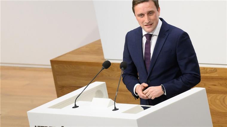 CDU-Chef: Debatte um AfD-Verbot könnte Extremisten stärken Sebastian Lechner (CDU), Vorsitzender der CDU-Fraktion, spricht im Landtag Niedersachsen.