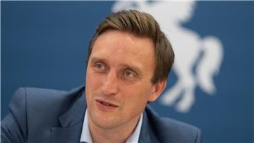 Sebastian Lechner, Fraktionsvorsitzender der CDU im Landtag von Niedersachsen, gibt ein Interview.