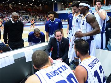Sebastian Machowski und sein Eisbären-Team sind am Sonntag gegen die Baskets Würzburg gefordert. Foto Scheer