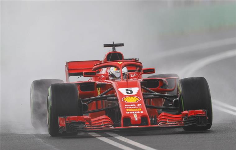 Hamilton deklassiert Ferrari-Duo Sebastian Vettel hat das erste Duell mit Titelverteidiger Lewis Hamilton klar verloren und beim Saisonauftakt der Formel 1 sogar die erste Startreihe verpasst.