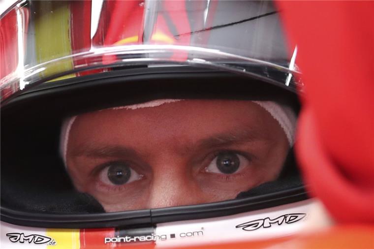 Sebastian Vettel hat es geschafft. Er startet morgen in Shanghai von der Pole Position.