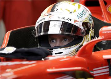 Sebastian Vettel wird beim Nachtrennen in Singapur ganz vorne starten.