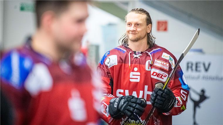 Ex-Pinguins-Kapitän Mike Moore baut jetzt Weltraumraketen Sechs Jahre lang war Mike Moore bei den Fischtown Pinguins die Identifikationsfigur des Bremerhavener Eishockeys.