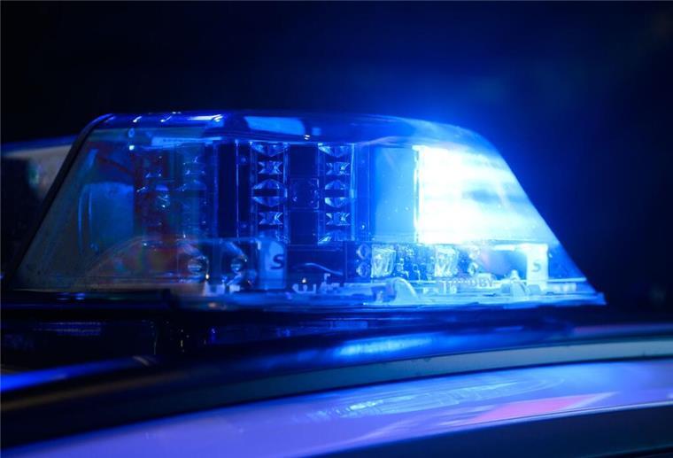Jugend-Gang attackiert 20-Jährigen mit Pfefferspray und Tritten Sechs Täter schlagen zu – Handy & Geld geklaut