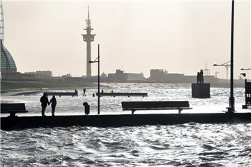 Seebäderkaje im Sturm. Foto Scheschonka