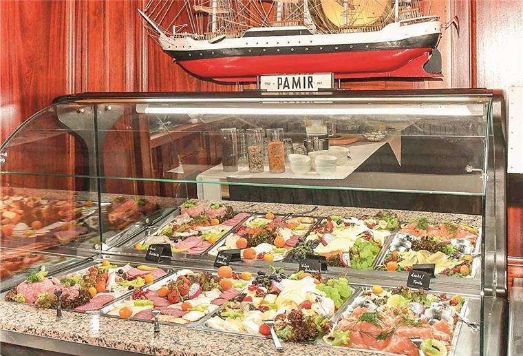 Restaurant Schiffergilde – Lecker und vielfältig im maritimen Ambiente Sehr empfehlenswert: Das frische Frühstücksbüfett im Restaurant Schiffergilde.