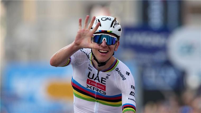 Merckx ruft an: Pogacar pulverisiert die Rekorde Sein fünfter Triumph bei der Lombardei-Rundfahrt: Tadej Pogacar