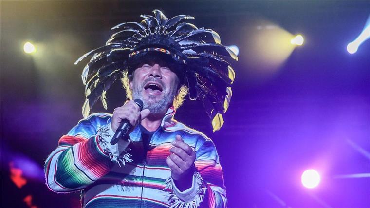 Diese Legenden stehen 2025 auf deutschen Bühnen Seine Auftritte sind einfach ein Spaß: Sänger Jason „Jay“ Kay von Jamiroquai. (Archivbild)