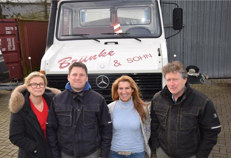 Eine 100-jährige Tradition gerät ins Wanken Seit 100 Jahren ist Familie Brunke auf Märkten und Volksfesten vertreten. Die Familie um (von links) Mitzi, Klaus, Elisabeth und Klaus-Otto hält in der Corona-Krise zusammen.