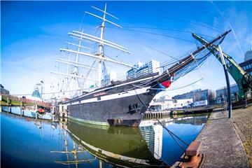 Seit 1966 liegt die "Seute Deern" im  Alten Hafen. Für das marode Schiff wird nun ein Sanierungskonzept erarbeitet.
