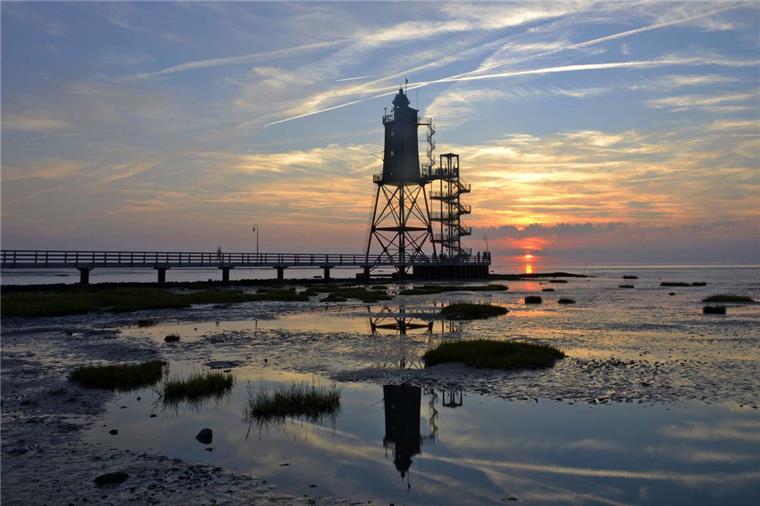 Zahl des Tages: 130 Seit 2003 thront der Leuchtturm Obereversand über dem Watt in Dorum-Neufeld.