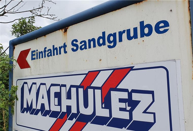 Midlum: Sandabbau und Bauschutt-Recycling sorgen für Unmut Seit 2008 betreibt das Unternehmen Machulez in der in der Sandabbaufläche eine Bauschuttrecyclinganlage. Das Unternehmen hat eine Erweiterung der Betriebsflächen beantragt.