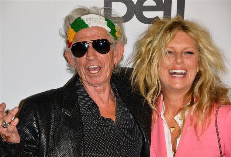 „Liebe dich“ - Keith Richards postet Hochzeitsfoto Seit 40 Jahren verheiratet: Keith „Keef“ Richards mit Frau Patti Hansen.