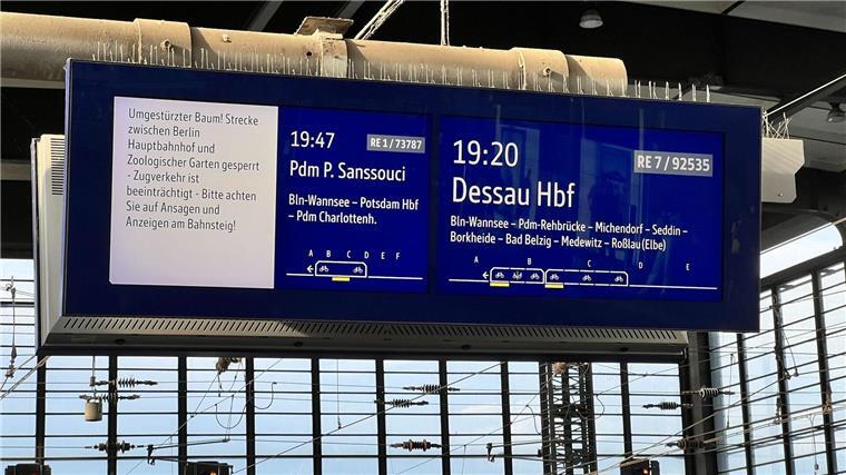Seit Donnerstagabend ist der Bahnverkehr durch Unwetter beeinträchtigt. 