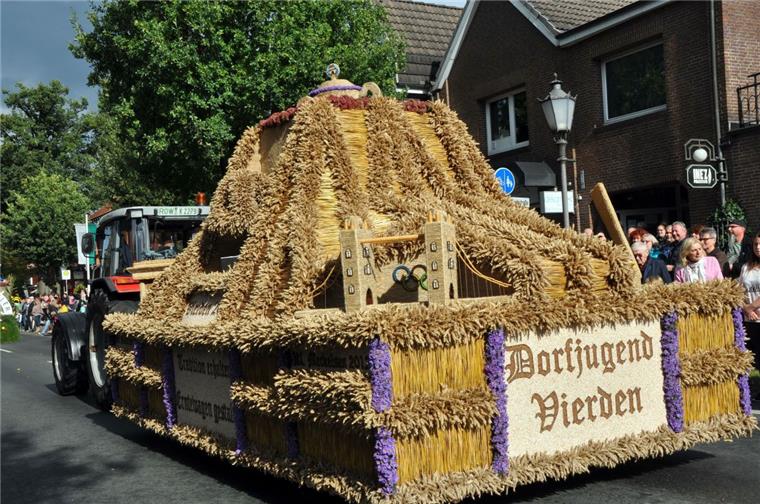 Seit fast 70 Jahren organisiert die Landjugend das Erntefest in Sittensen. Um auf ihre Kosten zu kommen, sammelt sie einen Euro pro Zuschauer ein. Doch es wird immer schwieriger, Sammler zu finden. 