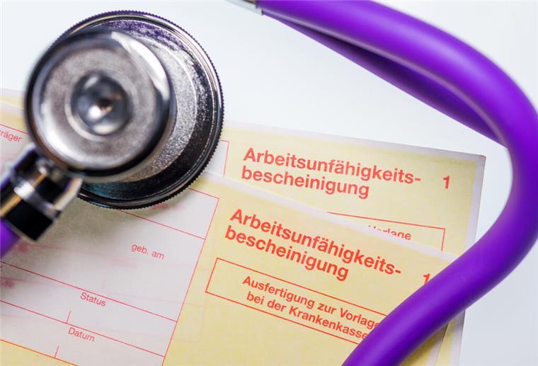 Ärztekammer: Digitale Krankschreibung belastet Praxen Arbeitsunfähigkeitsbescheinigung in Papierform